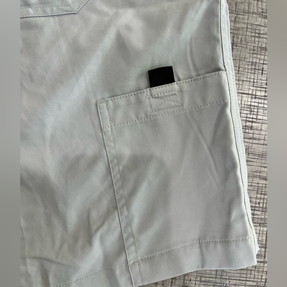 Baleaf Laureate Pocketed 7” Grey Shorts Size Medium - Picture 4 of 12